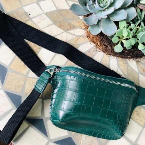 Vegan Crocodile Waist Belt Bum Bag Green Embossed - Picture 5 of 6